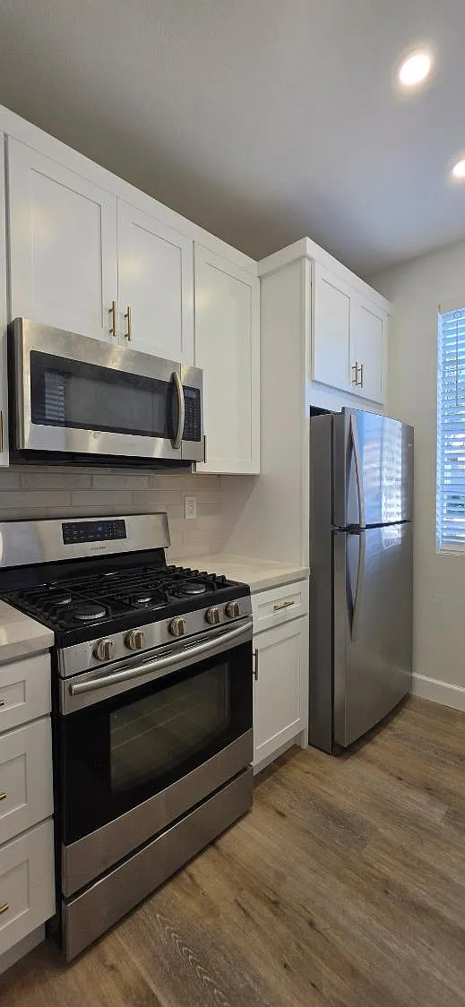 10864 Sabre Hill Dr — Photo 3