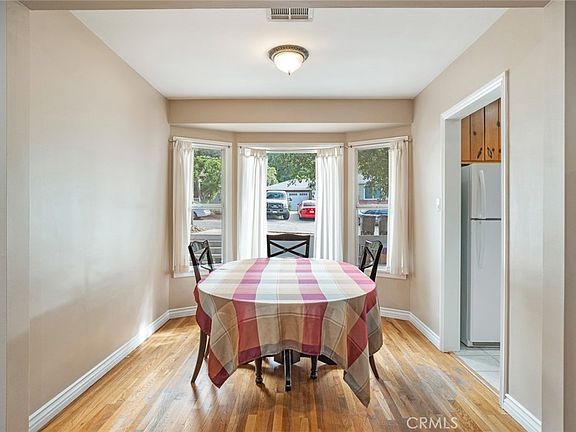 5th image of 3732 Mayfield Ave