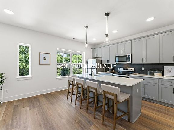 5th image of 700 N Dupont Ave #403