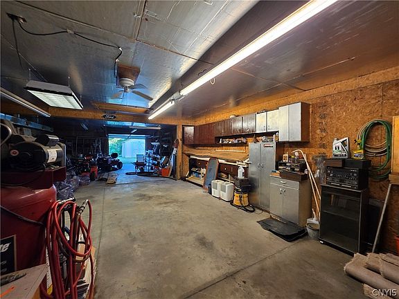 2nd image of 515 Niagara St