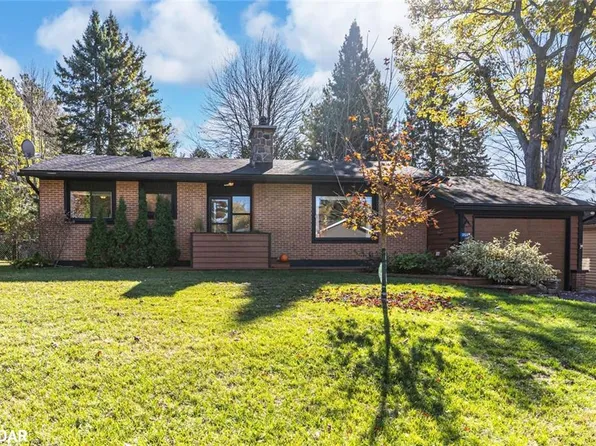 255 Fraser St, Gravenhurst, ON P1P 1C9