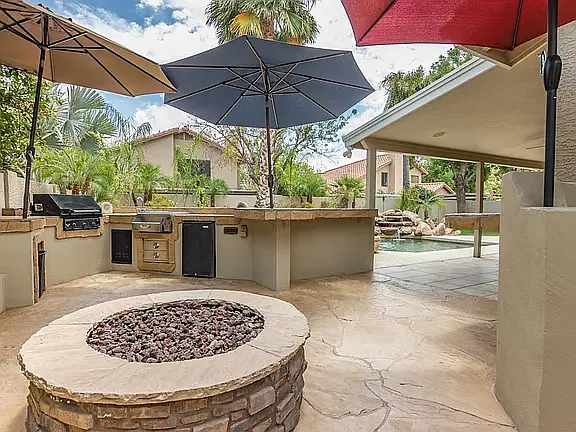 1211 E Drake Dr — Photo 35