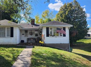 423 W German St, Chester, IL 62233