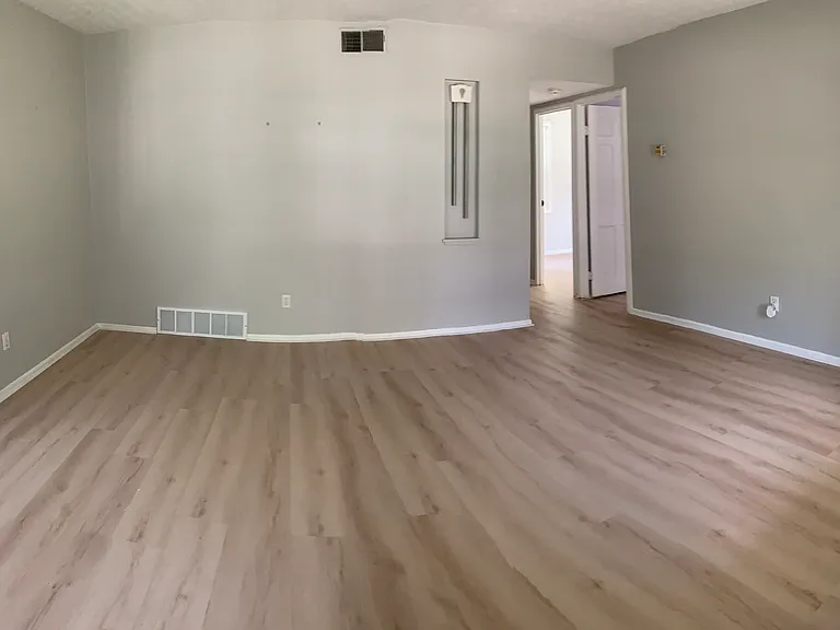 6753 Solon Blvd — Photo 8