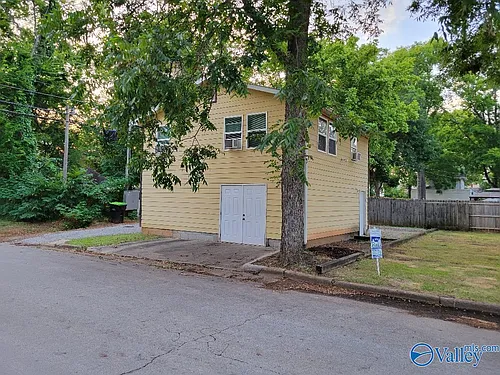 719 5th Ave SE #1 Photo 1