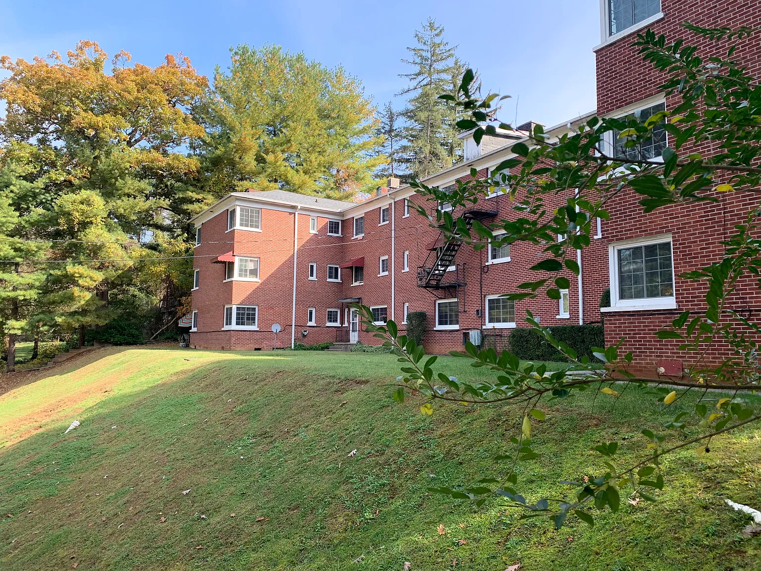 2 bed, $1,275 — Photo 3