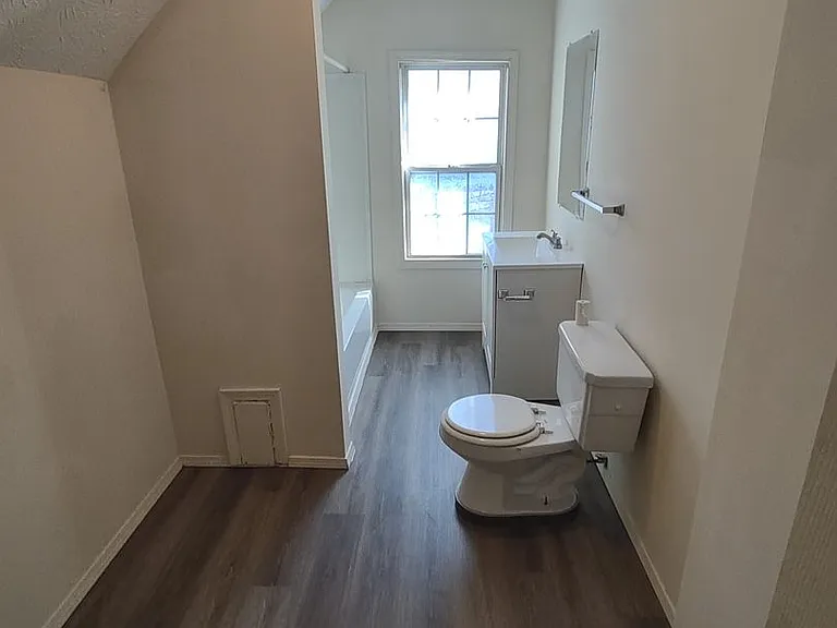 1459 Ridgewood Ave — Photo 2