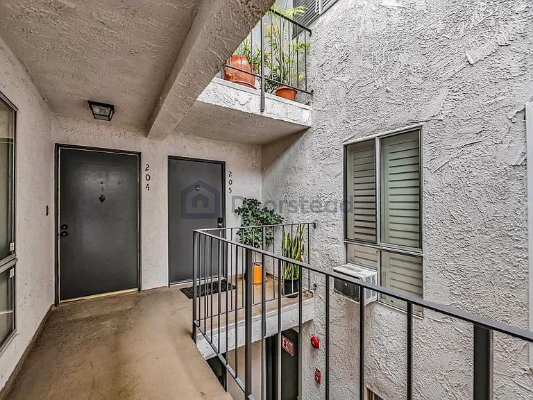837 N West Knoll Dr #205 — Photo 7