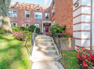 23 Edwards St APT 1A, Roslyn Heights, NY 11577