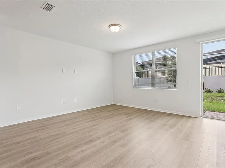 16354 Bird Of Paradise Ave — Photo 5