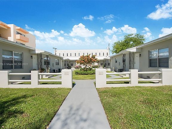 2nd image of 221 Antiquera Ave #2