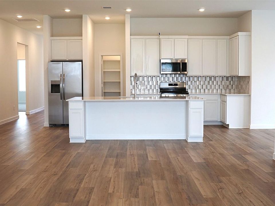 2nd image of 3018 Palm Branch Dr