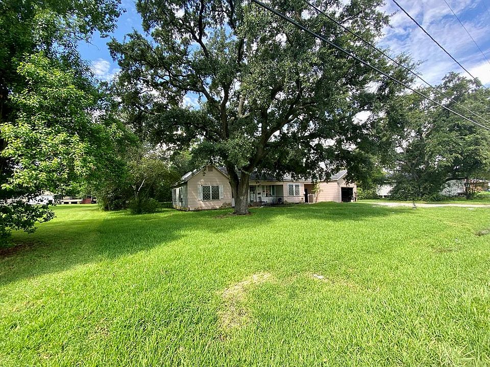 2nd image of 2927 Ruby Dr