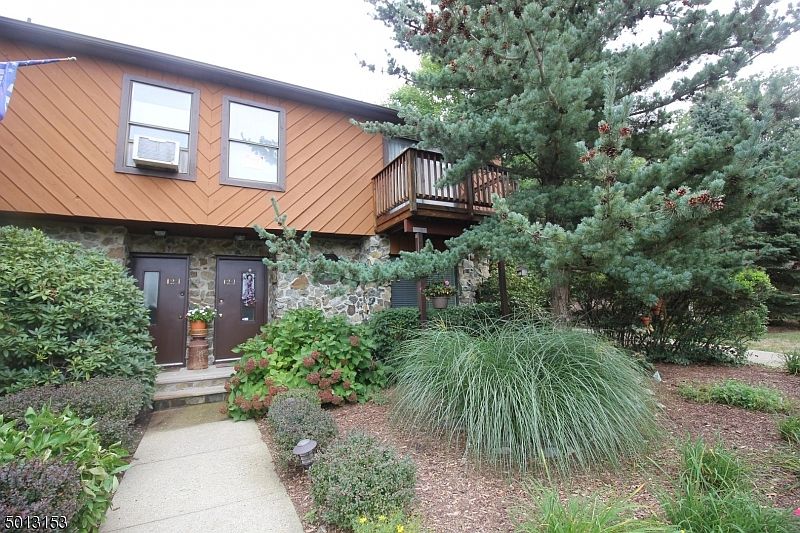1st image of 12J BROOKSIDE HTS