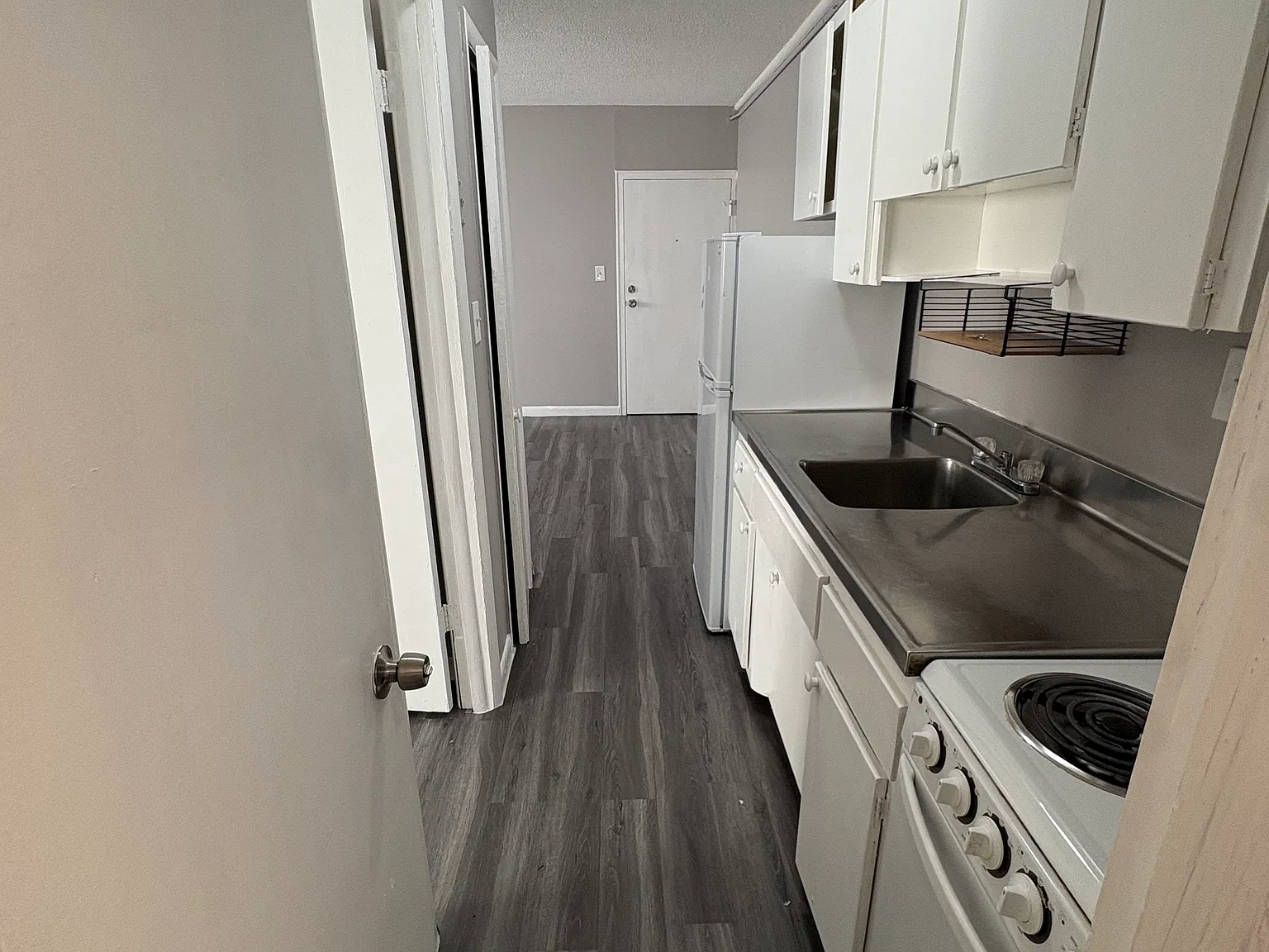 1 bed, 400 sqft, $1,400 — Photo 1