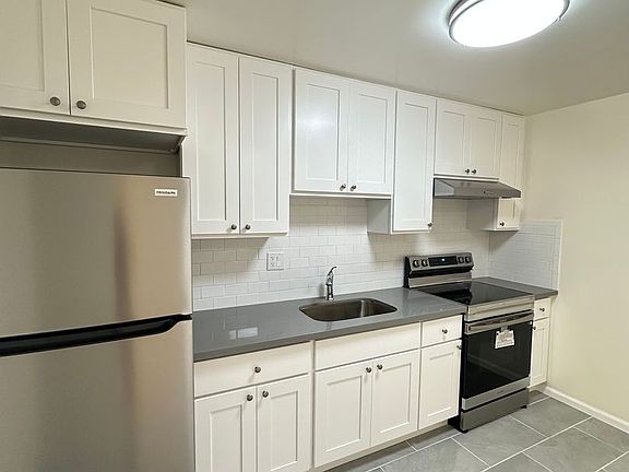 3rd image of 4220 Cesar Chavez St APT 320