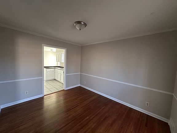 3rd image of 5445 Heritage Ave