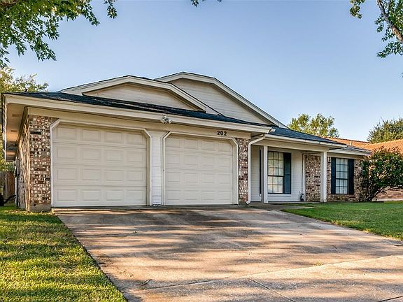 2nd image of 202 Kalmia Dr