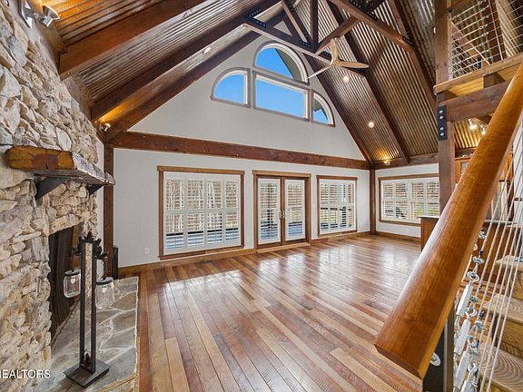 14th image of this home