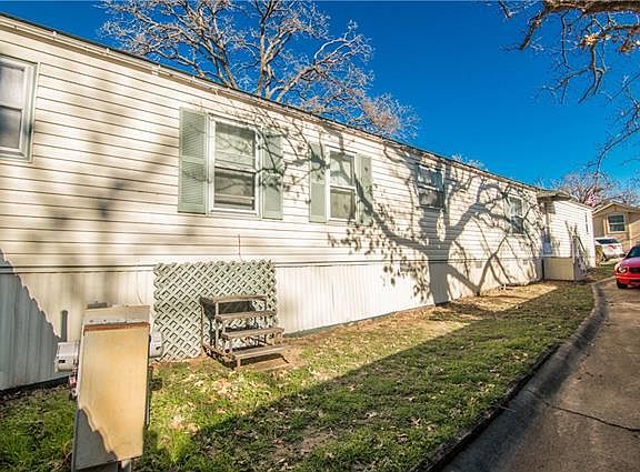 3rd image of 819 Pleasant Oaks Dr