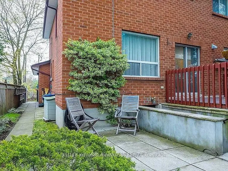 20 Bush Dr #LOWER — Photo 9