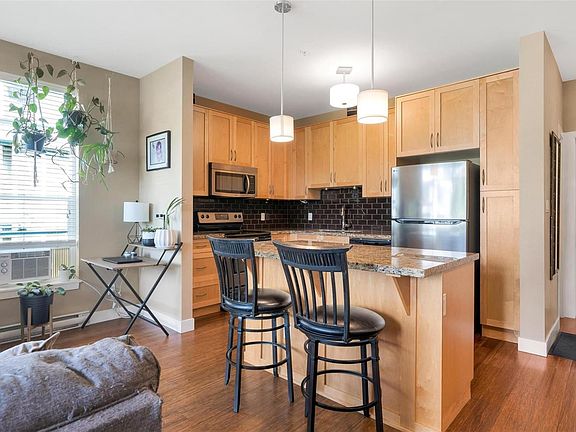 3rd image of 608 Fairway Ave #302