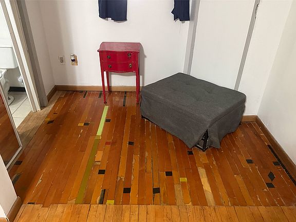 4th image of 908 15th St