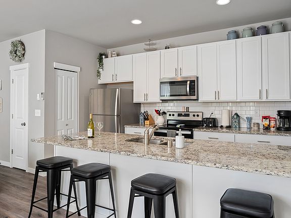 4th image of 206 Susan St #A