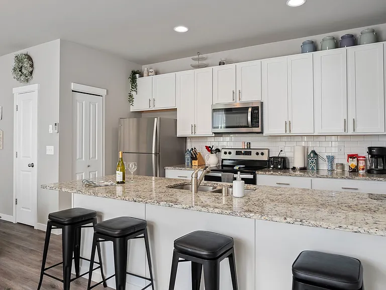 206 Susan St #A — Photo 4
