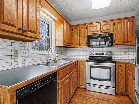 4th image of 3301 Deal Mill Rd