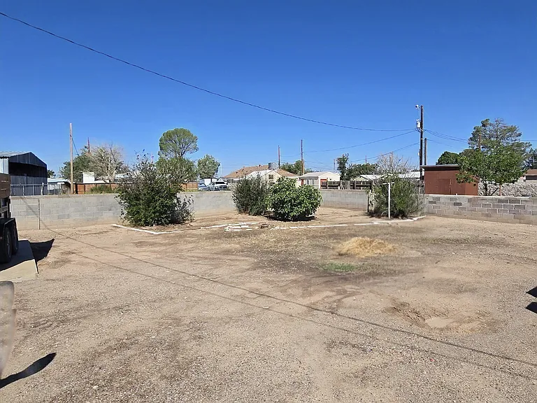 1805 N Valley Dr — Photo 8
