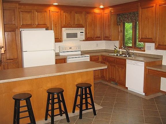 Kitchen with counter seating