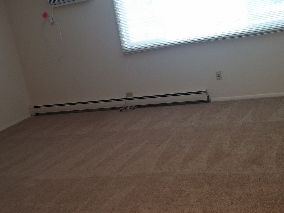 2nd image of 115 Twin Oaks Dr APT 205