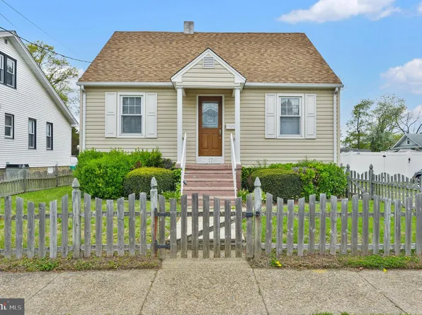 17 University Ave, Gloucester City, NJ 08030