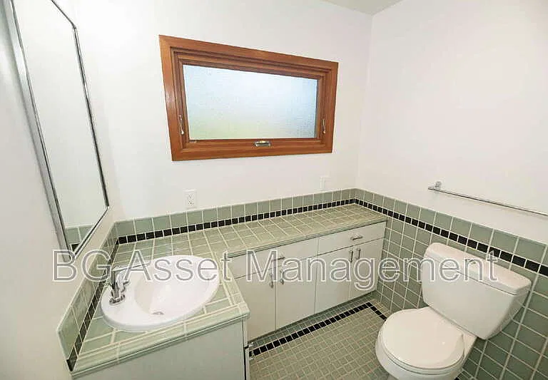 1411 Arlington Blvd — Photo 24