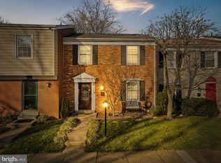 5836 Wyomissing Ct, Alexandria, VA 22303