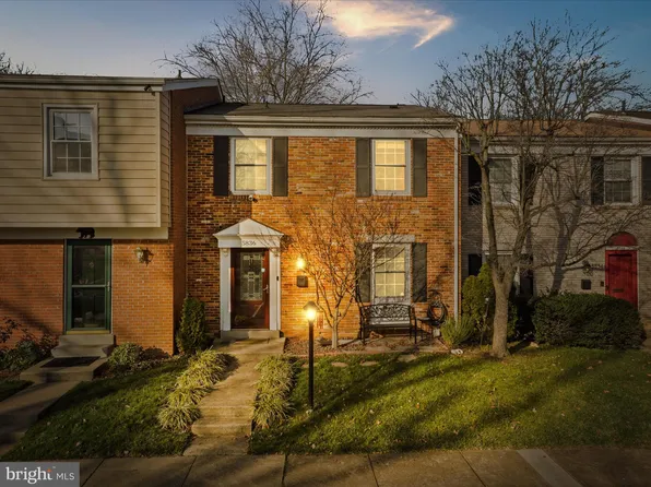 5836 Wyomissing Ct, Alexandria, VA 22303