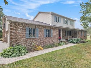 6273 Hill Rd, Swartz Creek, MI 48473