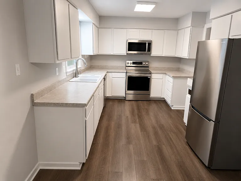 318 Old Spring Ct — Photo 3