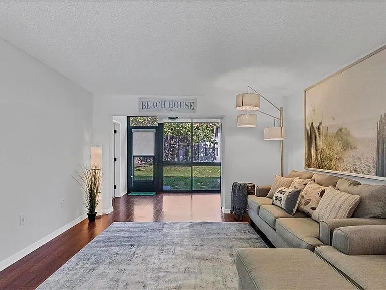 1640 Stickney Point Rd #40-101 — Photo 5
