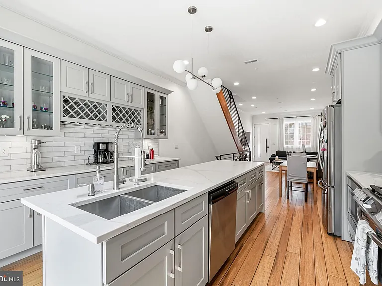 2604 Reed St — Photo 5