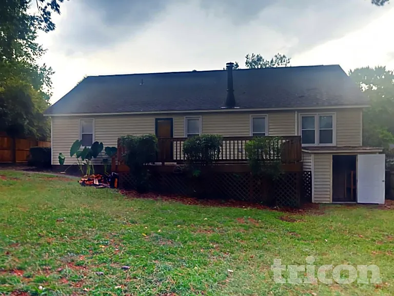 112 Hedgefield Rd — Photo 17