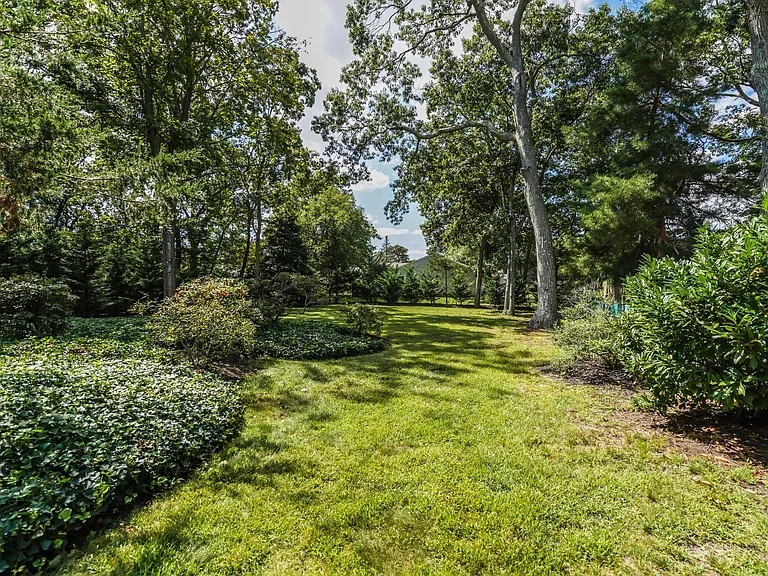 Country Club Rd — Photo 25
