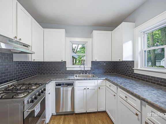4th image of 1832 Ralph Ave SE