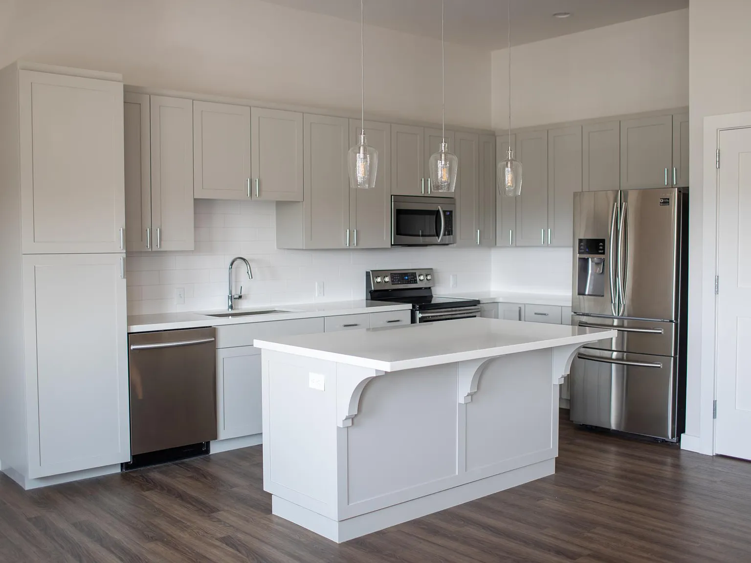 1 bed, 776 sqft, $1,350 — Photo 1