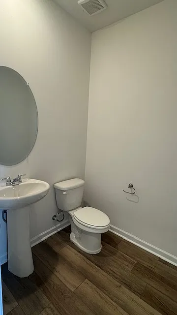 3 bed, 2.5 bath, 1922 sqft, $2,399 — Photo 3