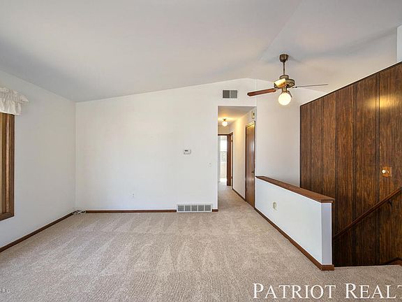 4th image of 1860 Aberdeen St NE