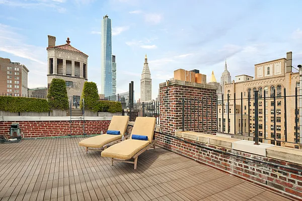 Sold by Compass | media 14