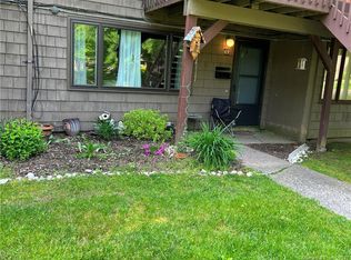 49 Towne House Rd UNIT 49, Hamden, CT 06514