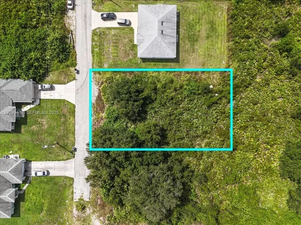 3702 25th St SW, Lehigh Acres, FL 33976